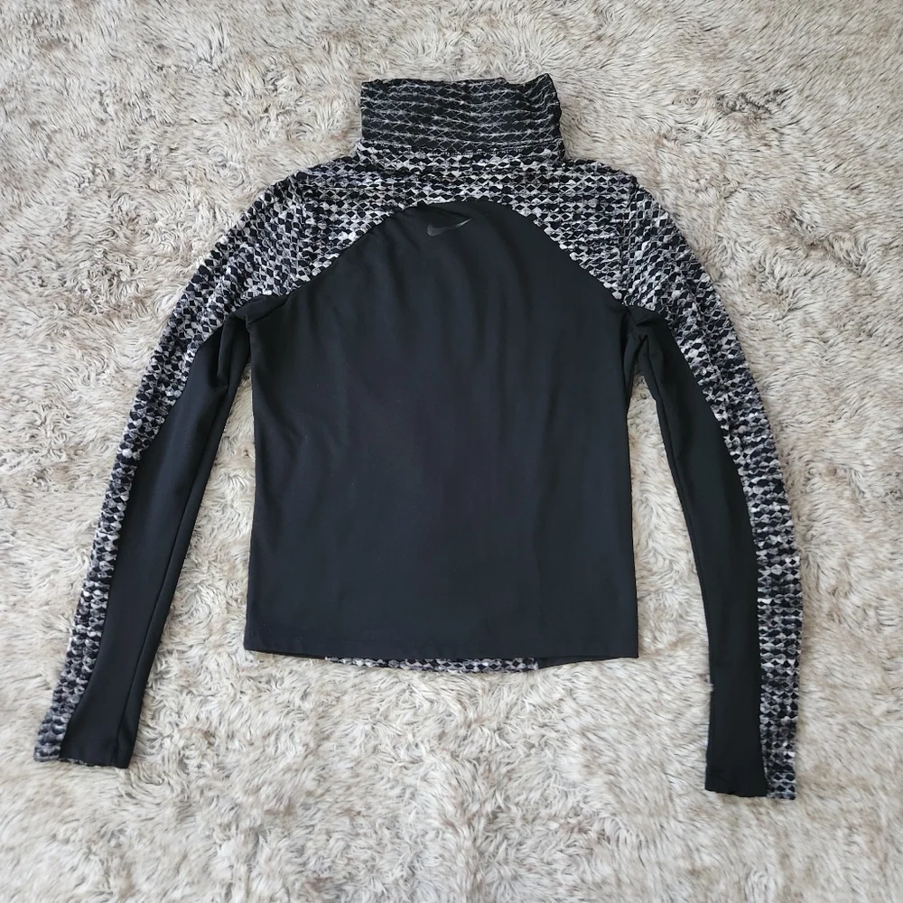Nike‎ Pro Hyperwarm Long Sleeve Turtleneck Performance Top Women's Size Small